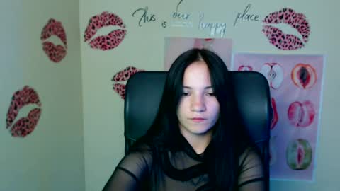 Snapshot of cutielady_ chatting on June 11, 2026, 6:17 pm Emma online show from June 11, 2026, 6:17 pm