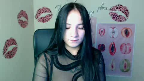 Snapshot of cutielady_ chatting on June 14, 2026, 6:15 am Emma online show from June 14, 2026, 6:15 am