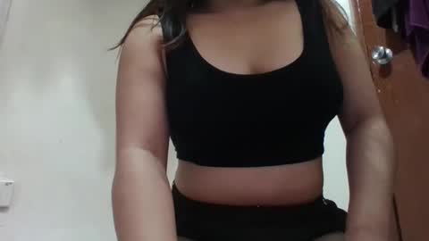 cutiepeach23 online show from March 15, 2026, 6:47 pm