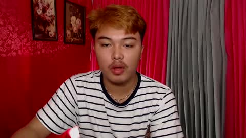 Snapshot of cutiepiejhon chatting on February 15, 2025, 2:15 am cutiepiejhon online show from February 15, 2025, 2:15 am