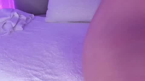 Hannah online show from December 16, 2025, 6:57 pm