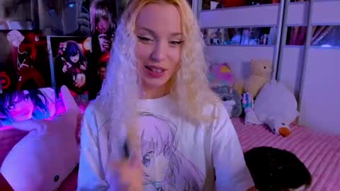 Nora online show from June 3, 2026, 8:25 pm