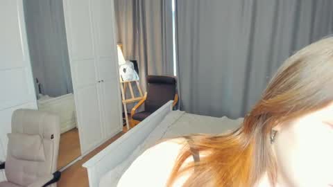 Snapshot of cuty_petite chatting on June 8, 2026, 6:14 am Anne online show from June 8, 2026, 6:14 am