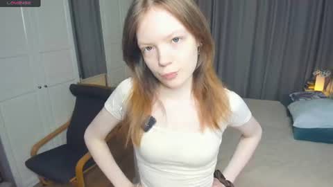 Snapshot of cuty_petite chatting on June 13, 2026, 5:38 am Anne online show from June 13, 2026, 5:38 am