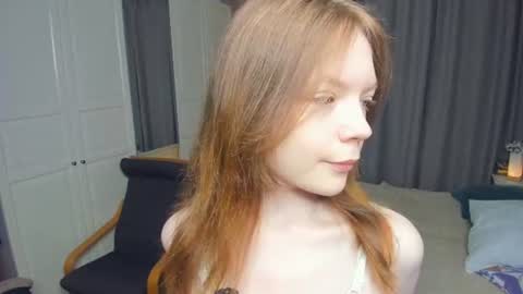 Snapshot of cuty_petite chatting on June 14, 2026, 5:42 am Anne online show from June 14, 2026, 5:42 am