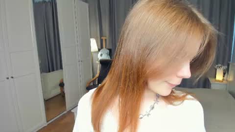 Snapshot of cuty_petite chatting on June 27, 2026, 11:37 am Anne online show from June 27, 2026, 11:37 am