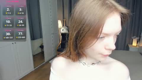 Snapshot of cuty_petite chatting on July 2, 2026, 5:46 am Anne online show from July 2, 2026, 5:46 am