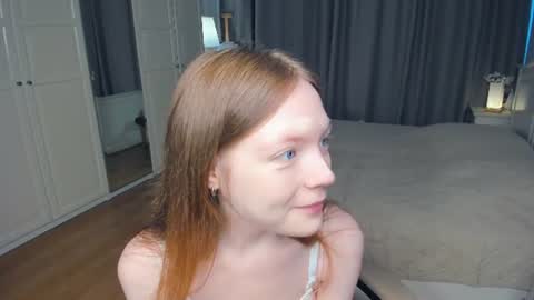 Snapshot of cuty_petite chatting on July 3, 2026, 5:47 am Anne online show from July 3, 2026, 5:47 am