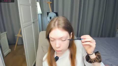 Snapshot of cuty_petite chatting on July 7, 2026, 5:54 am Anne online show from July 7, 2026, 5:54 am
