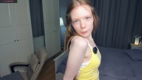 Snapshot of cuty_petite chatting on July 23, 2026, 5:49 am Anne online show from July 23, 2026, 5:49 am