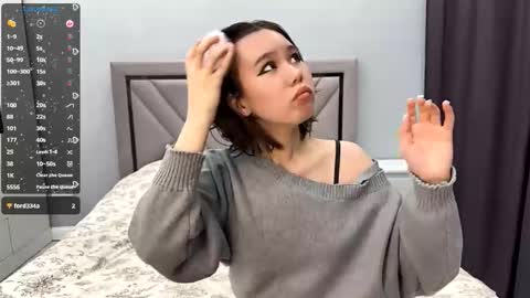 Akemi online show from December 19, 2025, 11:39 am