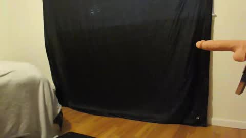 cwlizzy online show from December 17, 2025, 8:37 pm