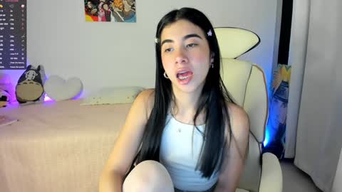 Snapshot of cyber_lizz chatting on January 15, 2025, 10:46 pm Liz online show from January 15, 2025, 10:46 pm