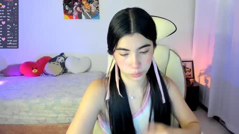 Snapshot of cyber_lizz chatting on January 27, 2025, 9:44 pm Liz online show from January 27, 2025, 9:44 pm