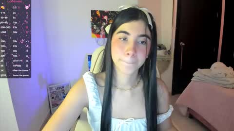 Snapshot of cyber_lizz chatting on November 24, 2025, 11:37 pm Liz online show from November 24, 2025, 11:37 pm