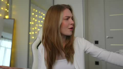 Snapshot of cyberheart_ chatting on December 28, 2024, 12:35 pm EMILY online show from December 28, 2024, 12:35 pm