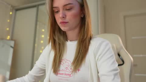 Snapshot of cyberheart_ chatting on January 6, 2025, 4:34 pm EMILY online show from January 6, 2025, 4:34 pm