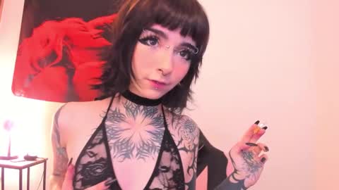 Snapshot of cyberia____________________ chatting on January 12, 2026, 4:29 am cel I am independent Help me reach 200 thumbs up uwu online show from January 12, 2026, 4:29 am