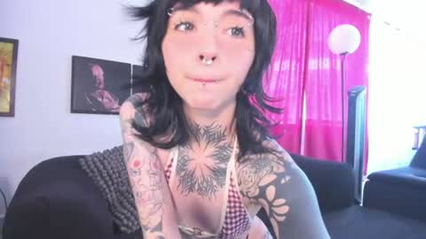 Snapshot of cyberia____________________ chatting on July 21, 2026, 5:59 pm cel I am independent Help me reach 200 thumbs up uwu online show from July 21, 2026, 5:59 pm