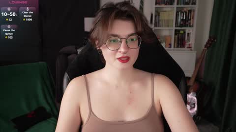 Helen Blossom online show from December 13, 2024, 8:15 pm