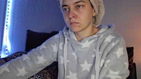 Snapshot of cyndee_winter chatting on December 8, 2024, 8:04 pm Cyndee Winter online show from December 8, 2024, 8:04 pm