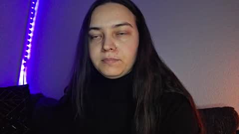 Snapshot of cyndee_winter chatting on December 17, 2024, 5:04 pm Cyndee Winter online show from December 17, 2024, 5:04 pm