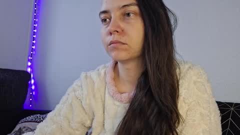 Snapshot of cyndee_winter chatting on December 21, 2024, 11:44 am Cyndee Winter online show from December 21, 2024, 11:44 am