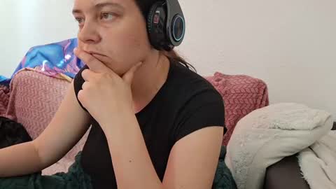 Snapshot of cyndee_winter chatting on June 9, 2026, 4:07 pm Cyndee Winter online show from June 9, 2026, 4:07 pm