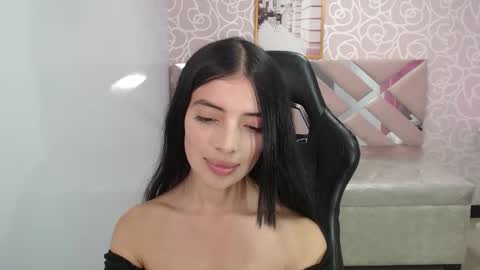 Snapshot of cynthia_ch chatting on October 18, 2025, 3:42 am CINTIA ARAUJO online show from October 18, 2025, 3:42 am