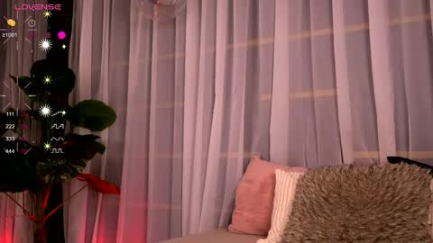 Snapshot of cynthiawest chatting on May 14, 2026, 3:35 am Ivy online show from May 14, 2026, 3:35 am