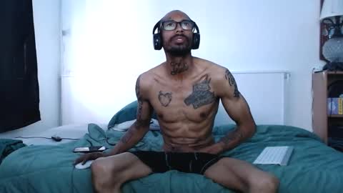 Snapshot of cyrusveal3 chatting on July 23, 2026, 10:29 pm SkinnyTattedGuy online show from July 23, 2026, 10:29 pm