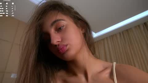 Isabella online show from April 25, 2026, 1:08 am