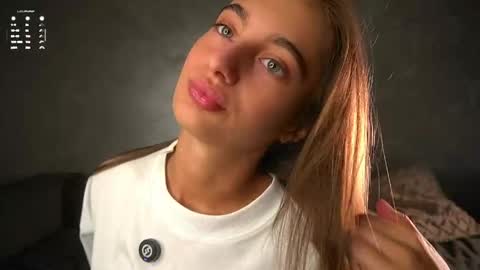 Snapshot of czamabech chatting on May 14, 2026, 1:12 am Isabella online show from May 14, 2026, 1:12 am