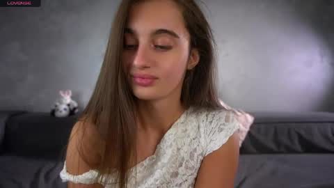 Snapshot of czamabech chatting on May 19, 2026, 1:00 am Isabella online show from May 19, 2026, 1:00 am