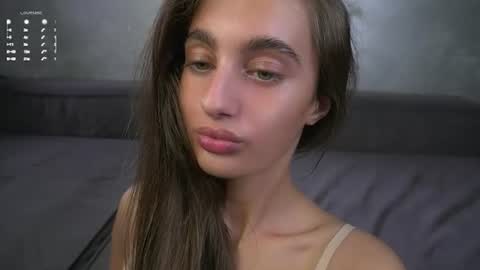 Isabella online show from July 30, 2026, 1:15 am