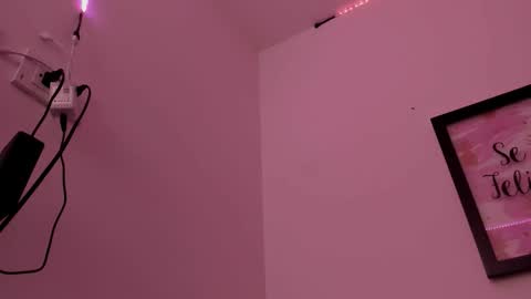 Snapshot of d___darling chatting on December 1, 2025, 7:24 am darling online show from December 1, 2025, 7:24 am