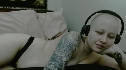 Snapshot of d_a_i_s_y chatting on September 23, 2025, 2:47 am Daisy online show from September 23, 2025, 2:47 am