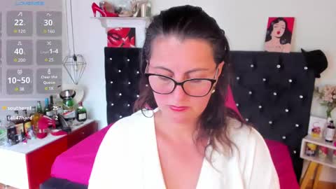 Snapshot of d_martii chatting on February 25, 2025, 6:20 pm Mia online show from February 25, 2025, 6:20 pm