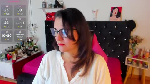 Snapshot of d_martii chatting on March 9, 2025, 11:14 am Mia online show from March 9, 2025, 11:14 am