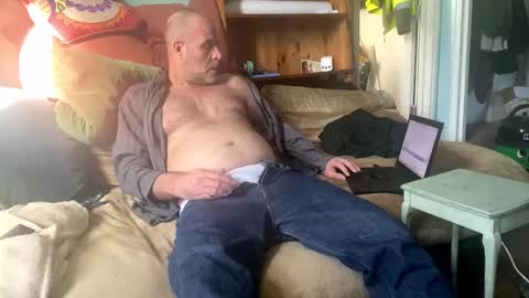 Snapshot of dadbodlondon chatting on April 7, 2026, 8:59 am dadbodlondon online show from April 7, 2026, 8:59 am