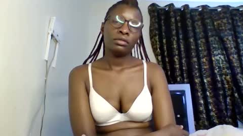 Goddess online show from April 18, 2026, 12:42 pm