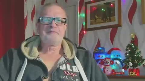 Snapshot of daddiescockforyou chatting on December 13, 2024, 9:20 pm Brian ... online show from December 13, 2024, 9:20 pm