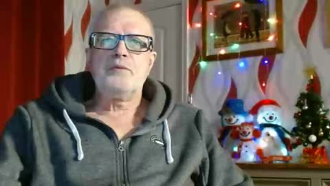 Snapshot of daddiescockforyou chatting on December 17, 2024, 9:05 pm Brian ... online show from December 17, 2024, 9:05 pm