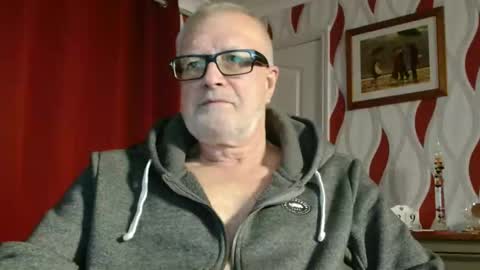 Snapshot of daddiescockforyou chatting on October 29, 2025, 9:05 pm Brian ... online show from October 29, 2025, 9:05 pm