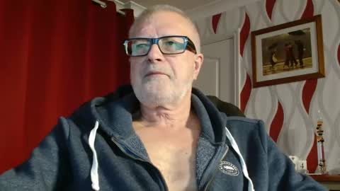 Snapshot of daddiescockforyou chatting on November 4, 2025, 9:03 pm Brian ... online show from November 4, 2025, 9:03 pm