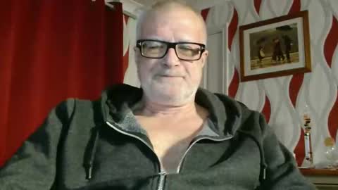 Snapshot of daddiescockforyou chatting on November 13, 2025, 9:03 pm Brian ... online show from November 13, 2025, 9:03 pm