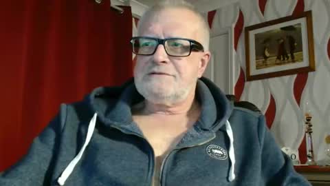 Snapshot of daddiescockforyou chatting on November 20, 2025, 9:03 pm Brian ... online show from November 20, 2025, 9:03 pm