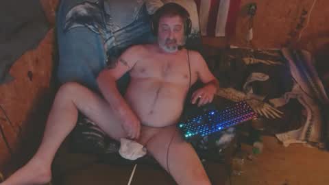 Snapshot of daddy38345 chatting on December 10, 2024, 8:05 pm daddy38345 online show from December 10, 2024, 8:05 pm