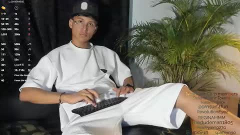 Snapshot of daddy_darcks chatting on October 4, 2025, 4:32 am daddy_darcks online show from October 4, 2025, 4:32 am