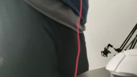 Snapshot of daddybod89 chatting on February 21, 2025, 9:43 pm Daddybody89 online show from February 21, 2025, 9:43 pm